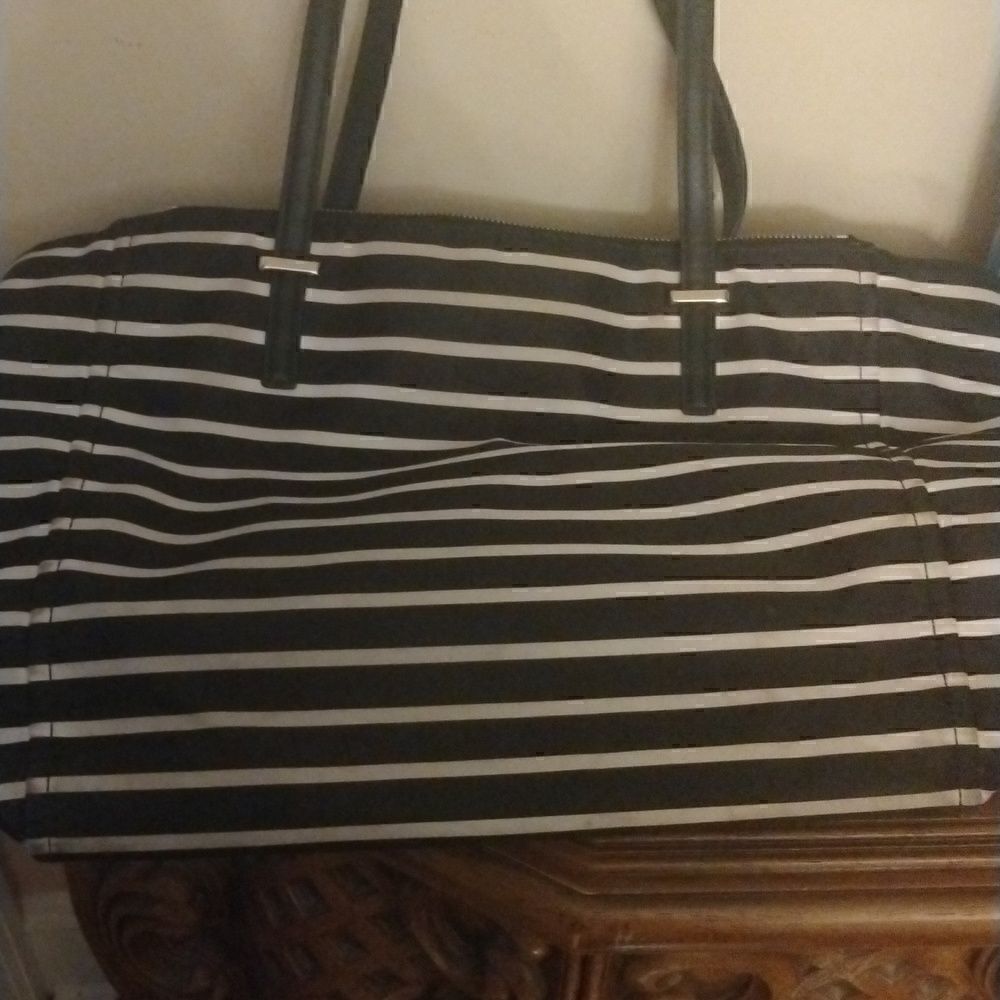 Kate Spade    - Picture 6 of 7